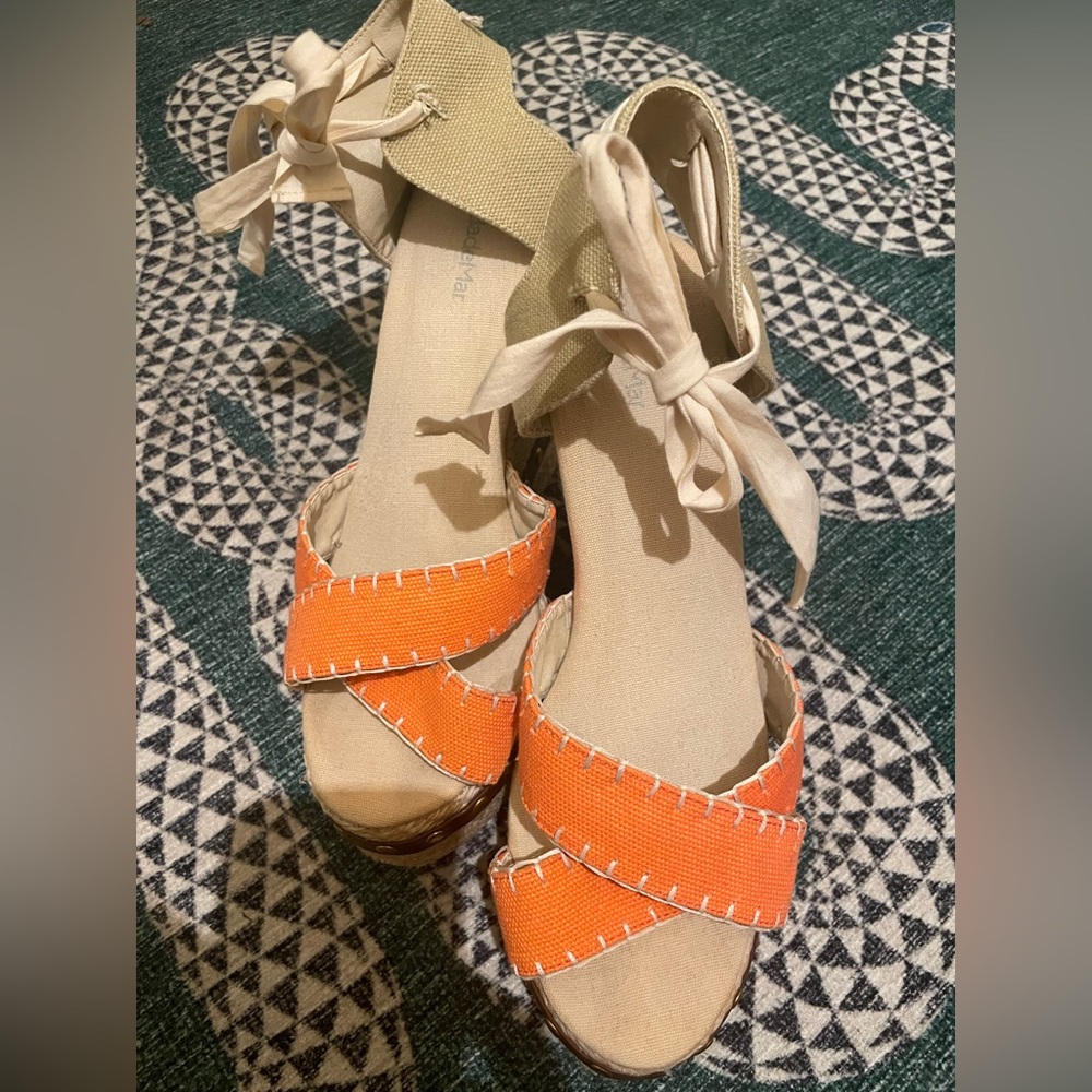 Ondemar wedge sandals.